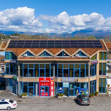 Hotel Ambasador Bahçallëk Dış mekan fotoğraf