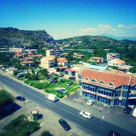Hotel Ambasador Bahçallëk Dış mekan fotoğraf
