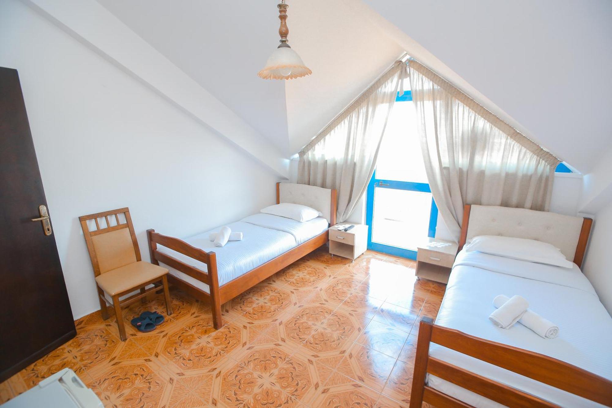 Hotel Ambasador Bahçallëk Dış mekan fotoğraf