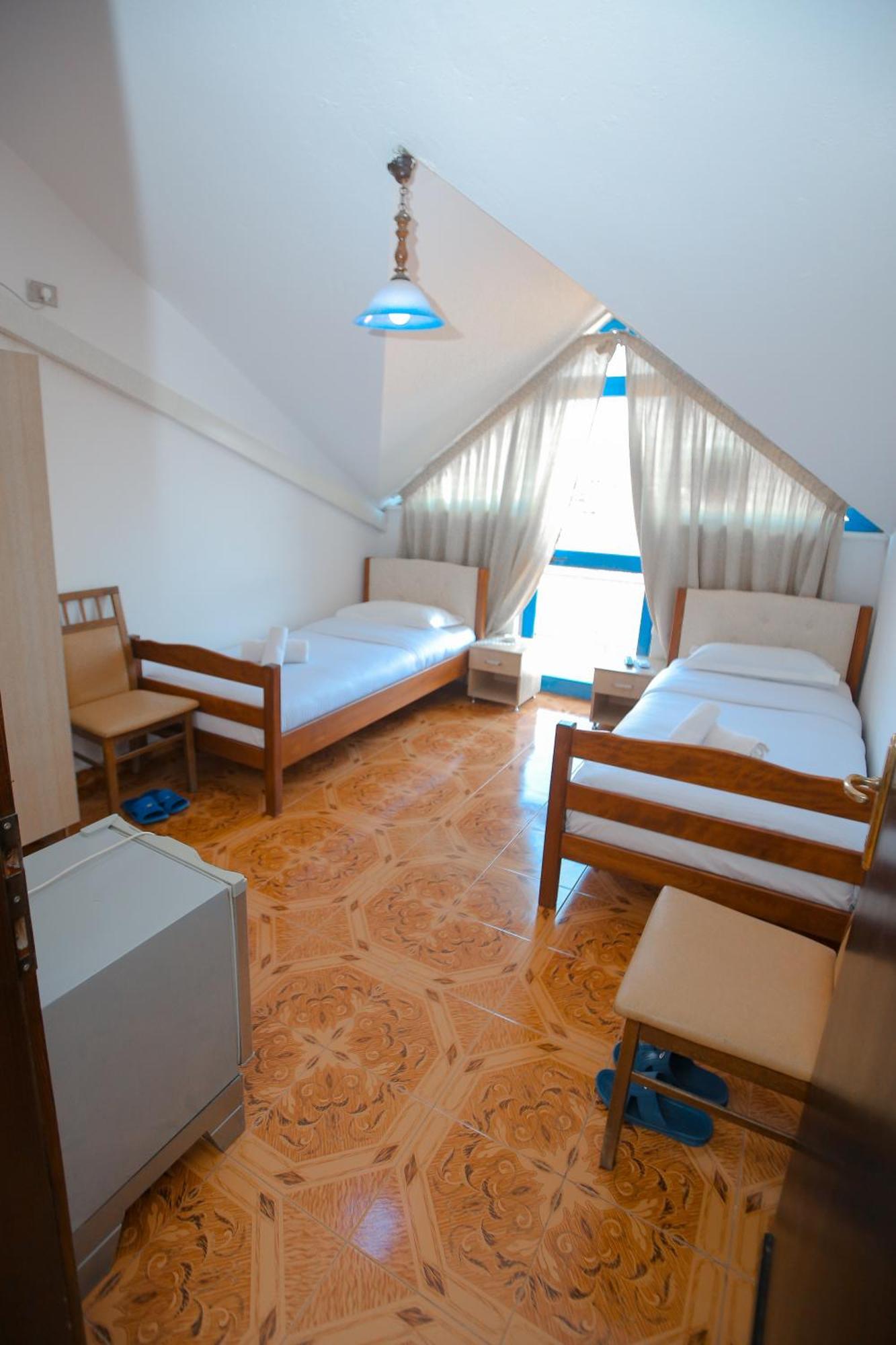 Hotel Ambasador Bahçallëk Dış mekan fotoğraf