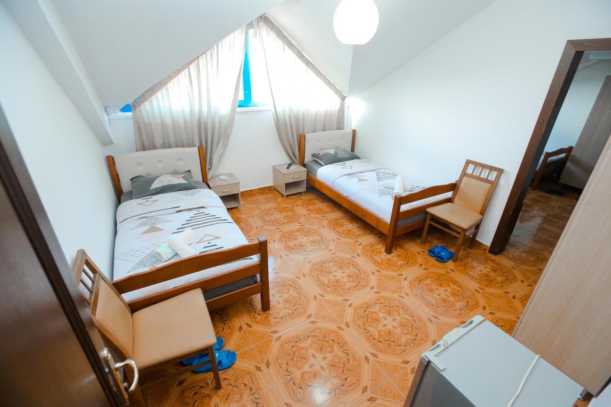 Hotel Ambasador Bahçallëk Dış mekan fotoğraf
