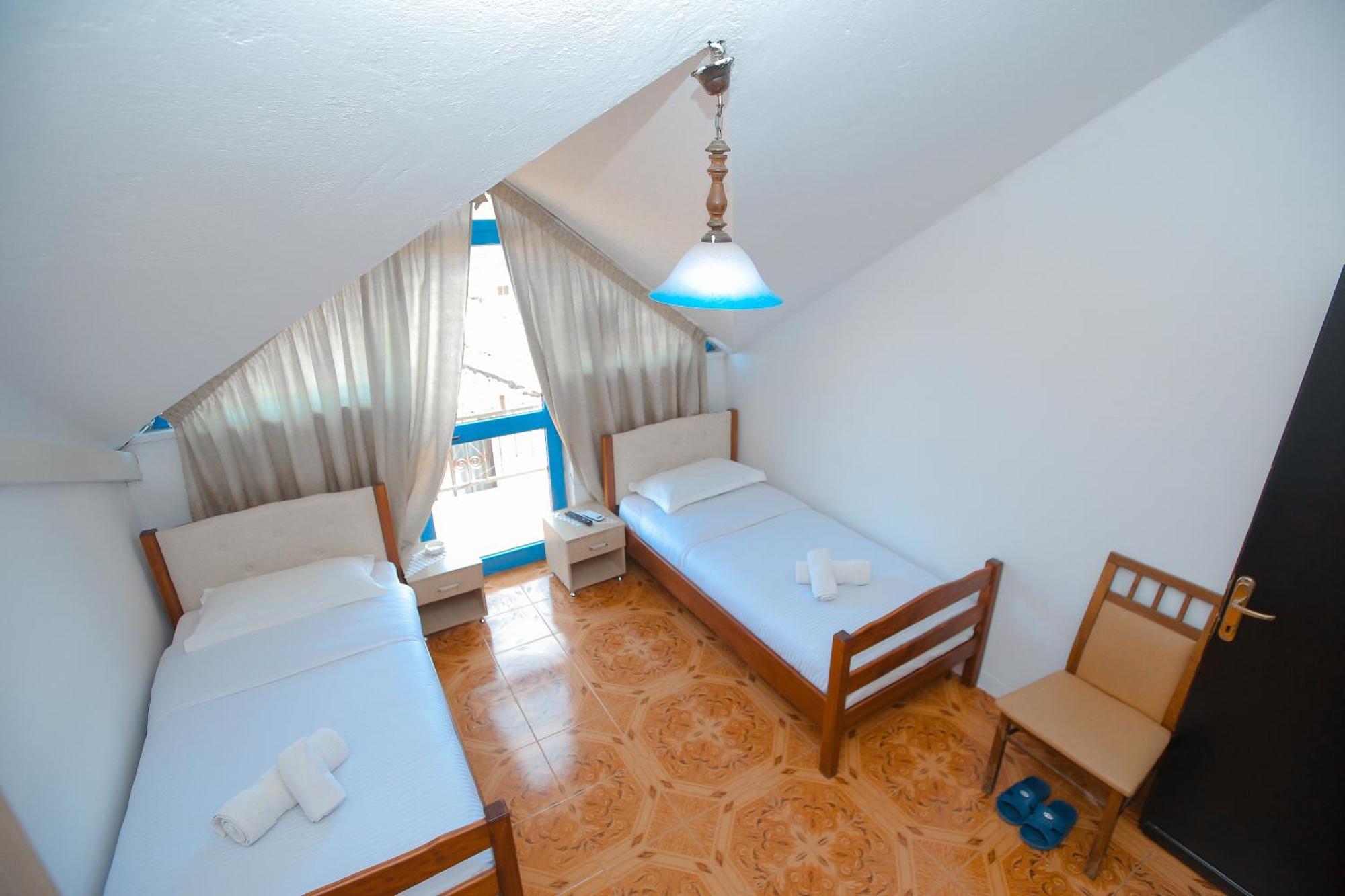 Hotel Ambasador Bahçallëk Dış mekan fotoğraf