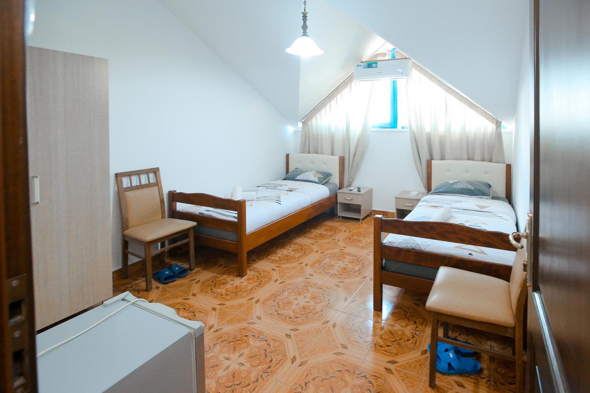 Hotel Ambasador Bahçallëk Dış mekan fotoğraf