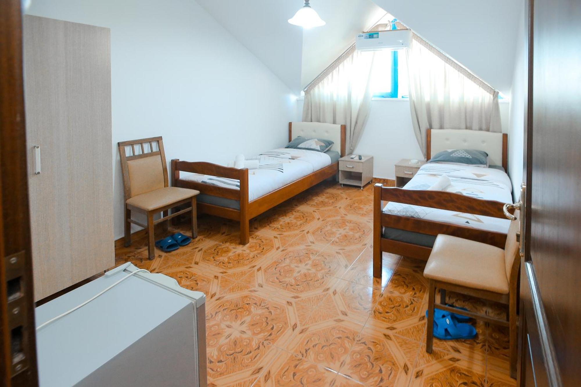 Hotel Ambasador Bahçallëk Dış mekan fotoğraf