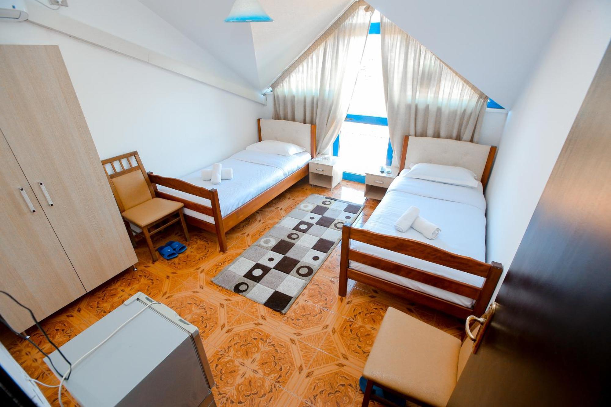 Hotel Ambasador Bahçallëk Dış mekan fotoğraf