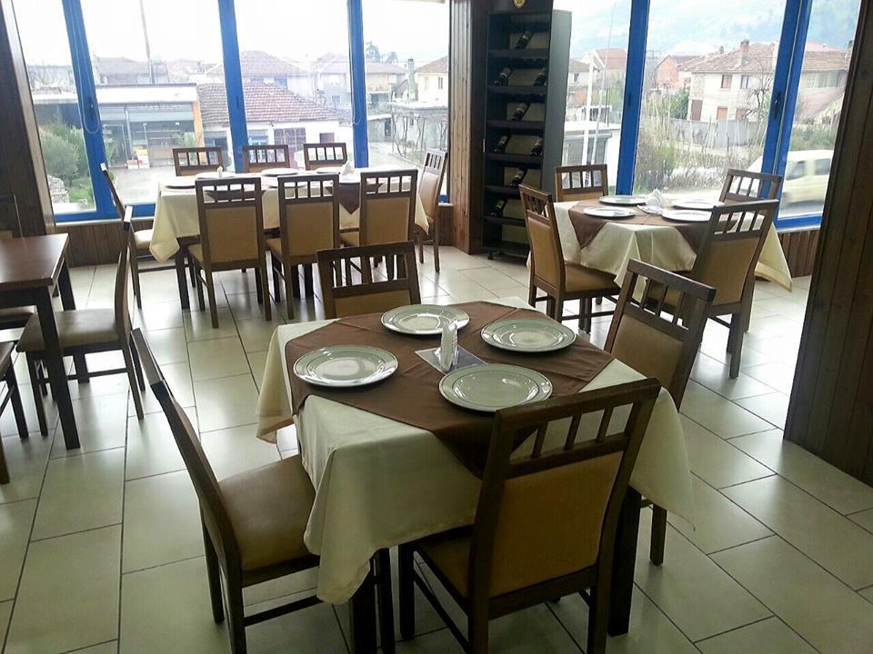 Hotel Ambasador Bahçallëk Dış mekan fotoğraf