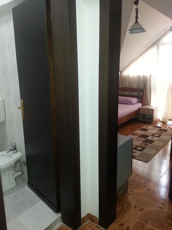 Hotel Ambasador Bahçallëk Oda fotoğraf