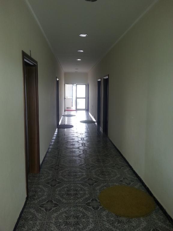 Hotel Ambasador Bahçallëk Dış mekan fotoğraf
