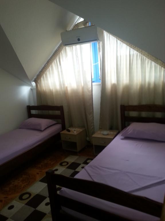 Hotel Ambasador Bahçallëk Oda fotoğraf
