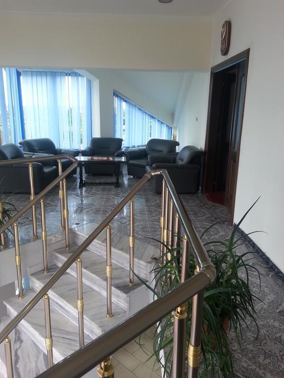 Hotel Ambasador Bahçallëk Dış mekan fotoğraf
